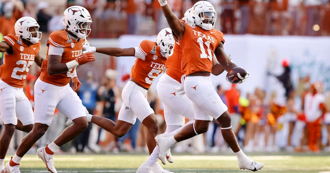 Texas Longhorn's Colin Simmons Named National Freshman of the Year