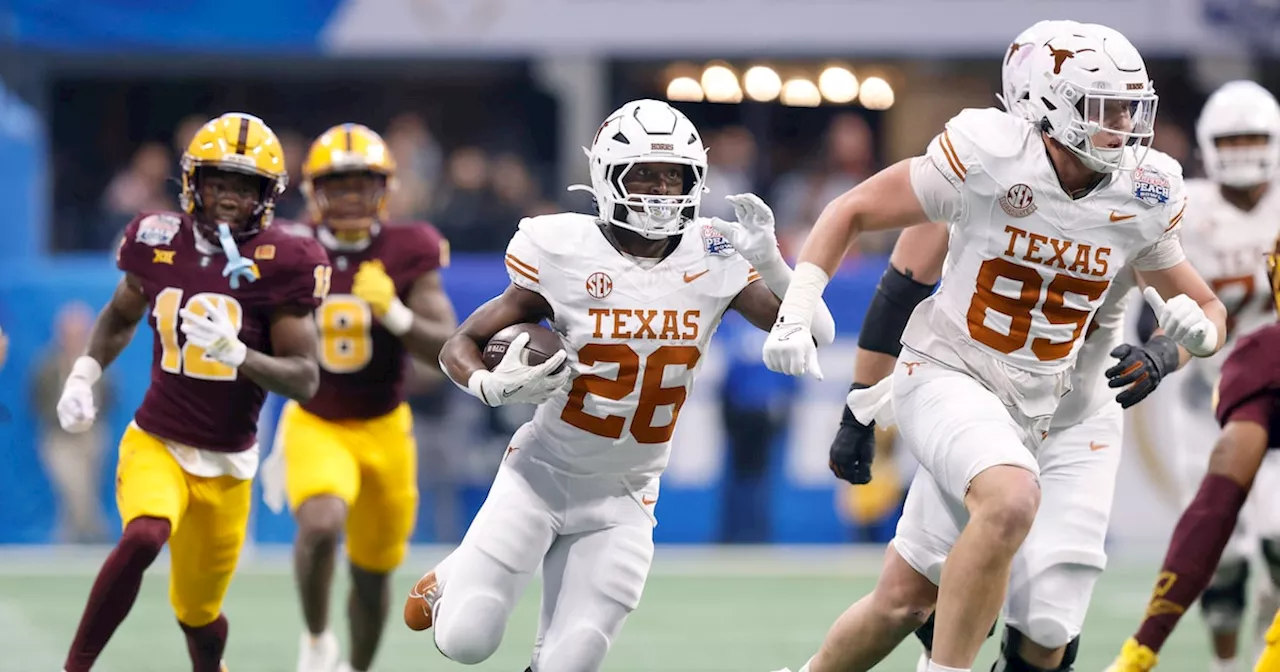 Texas Running Back Wisner Reaches 1,000 Yards Despite Team Challenges