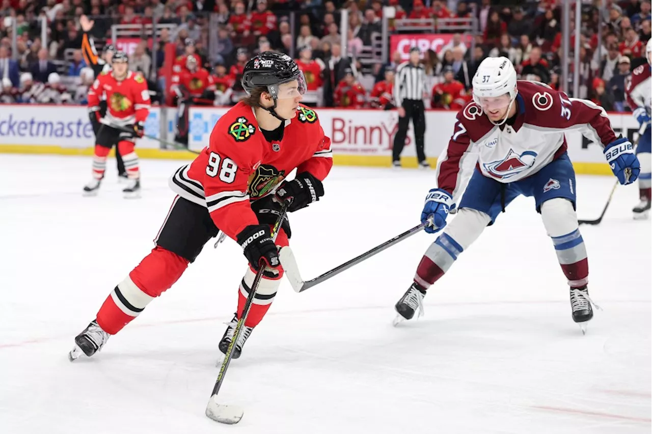 Blackhawks Upset Avalanche in Tight Game