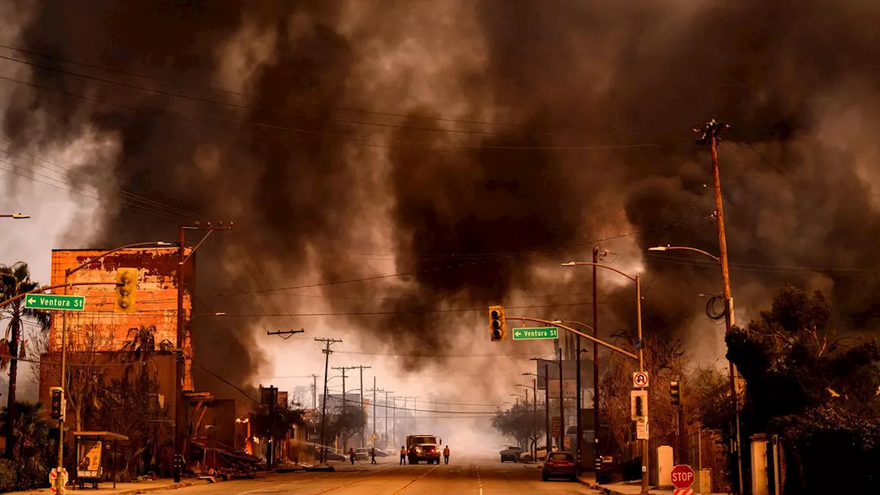 Waldbrände in Los Angeles: Hollywood Hills in Flammen