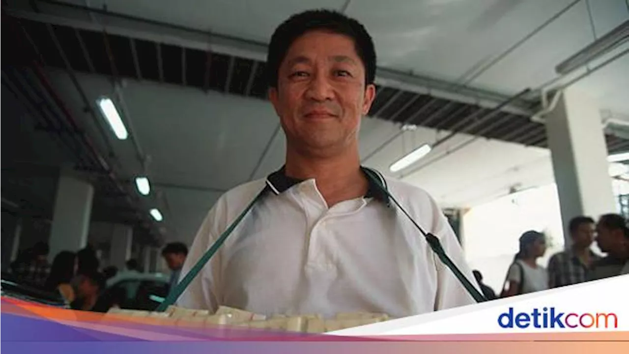 Mantan Miliarder Thailand Jual Roti Lapis Demi Bertahan Hidup