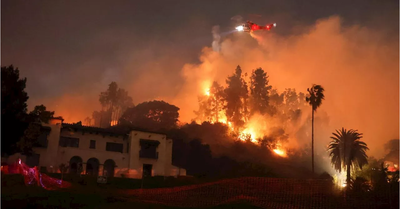 Katastrophale Brände verwüsten Kalifornien, Hollywood Hills evakuiert