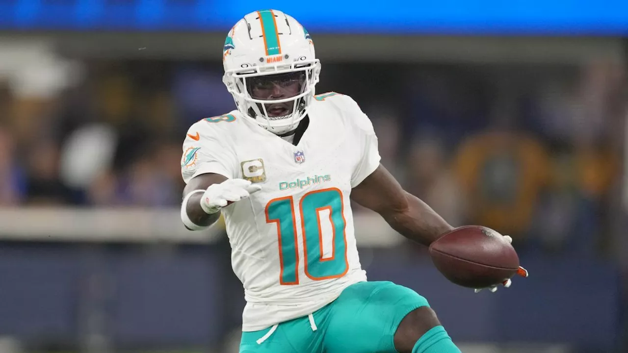 Tyreek Hill's Agent Says Wide Receiver Is Committed to Dolphins