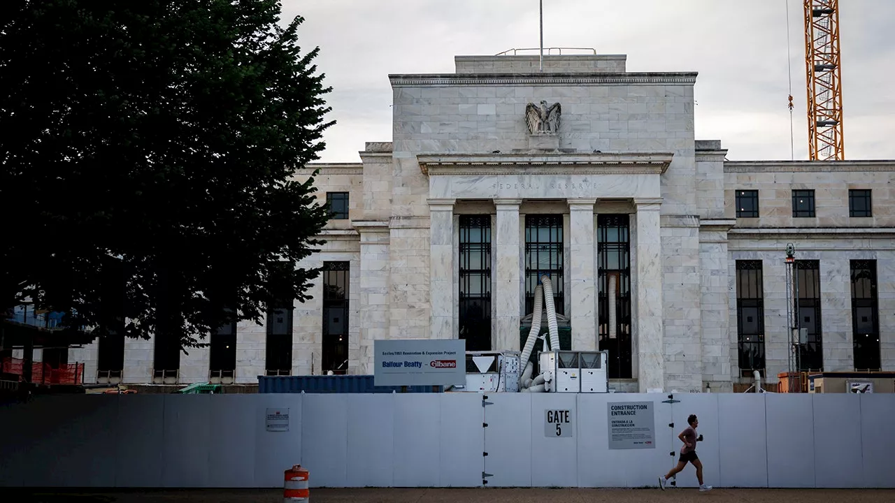 Fed Minutes Show Uncertainty Over Trump Policies and Inflation Outlook