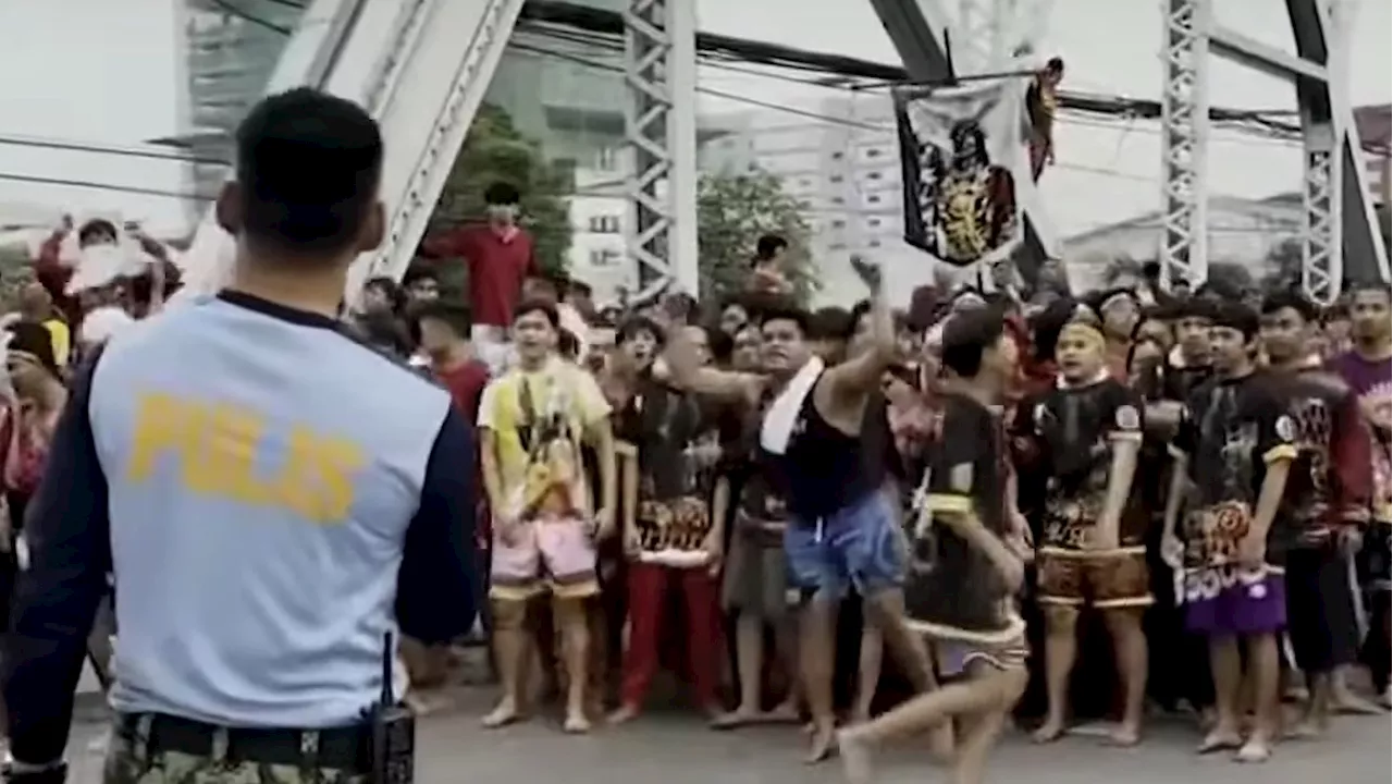 Clash Erupts Between Police and Devotees During Manila's Traslacion