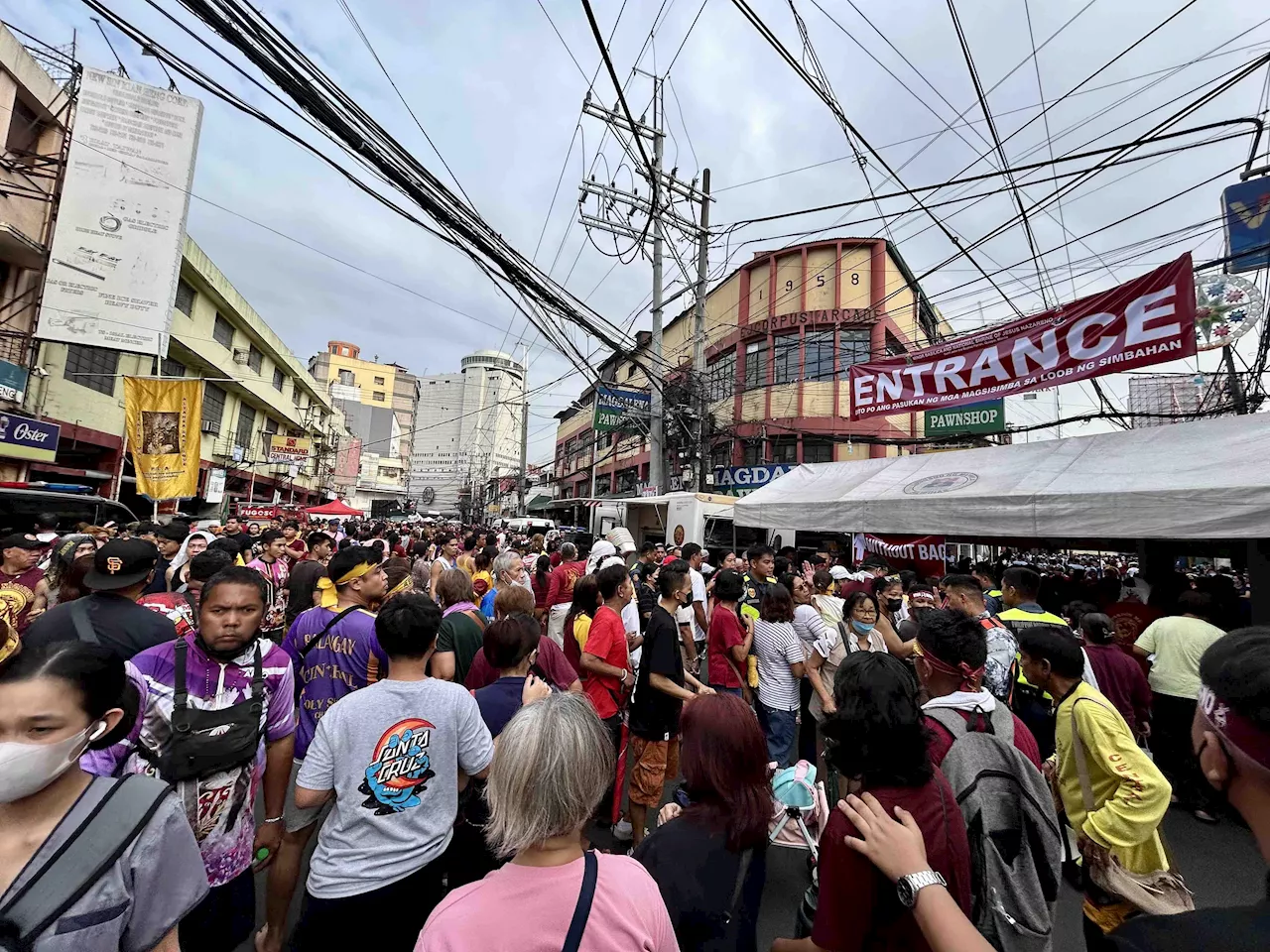 Philippine Red Cross Provides Medical Aid to 401 Traslacion Devotees