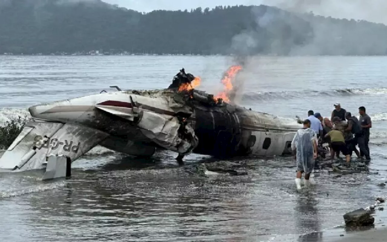 Avião cai em Ubatuba e deixa 8 mortos