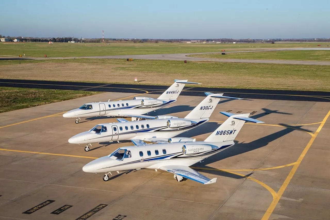 Jato Cessna cai em Ubatuba, matando 8 pessoas