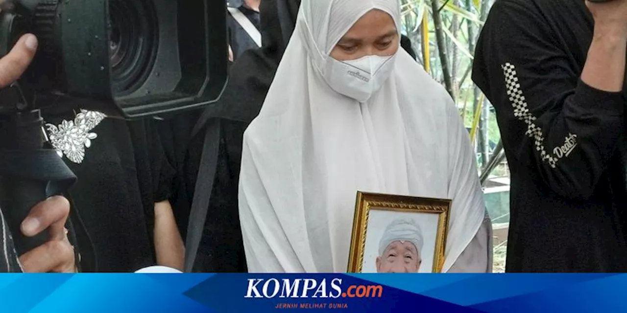 Pelawak Nurul Qomar Dimakamkan di TPU Carang Pulang