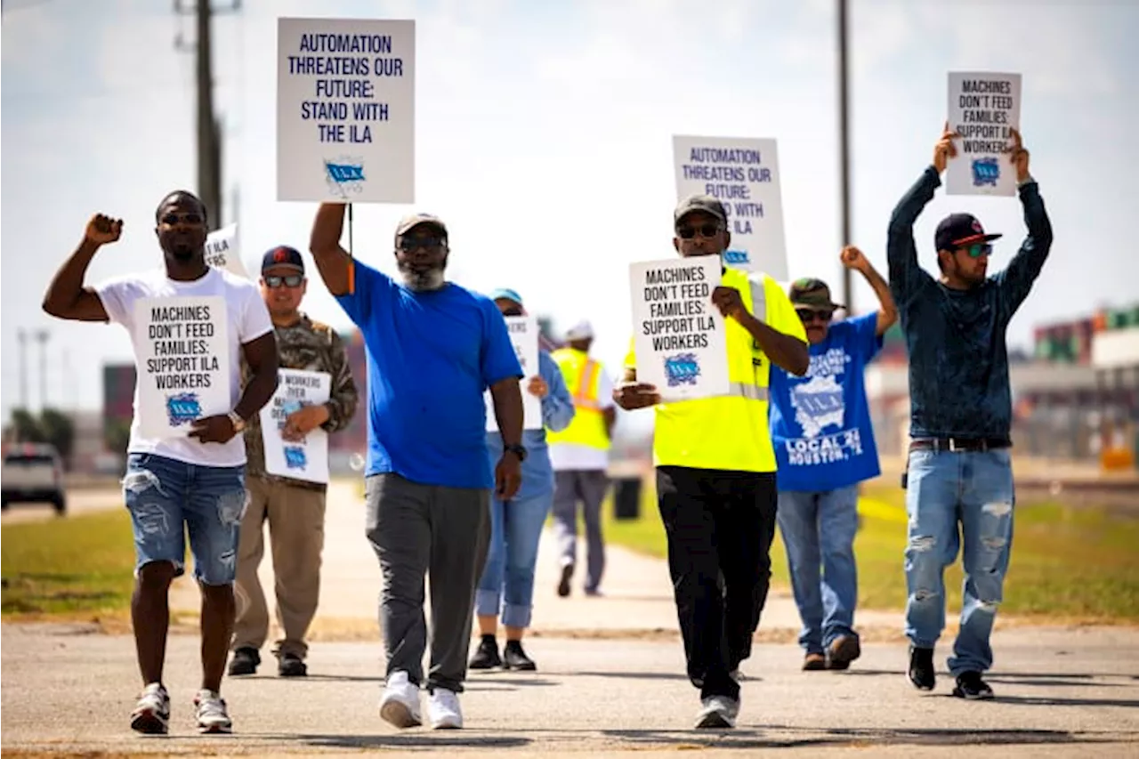 Dockworkers’ union reaches agreement on new contract, averting potential port strike