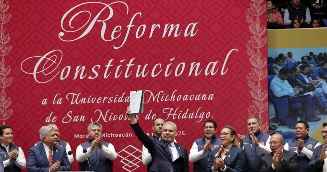 Gobernador de Michoacán Firma Reforma Constitucional para la Universidad Michoacana