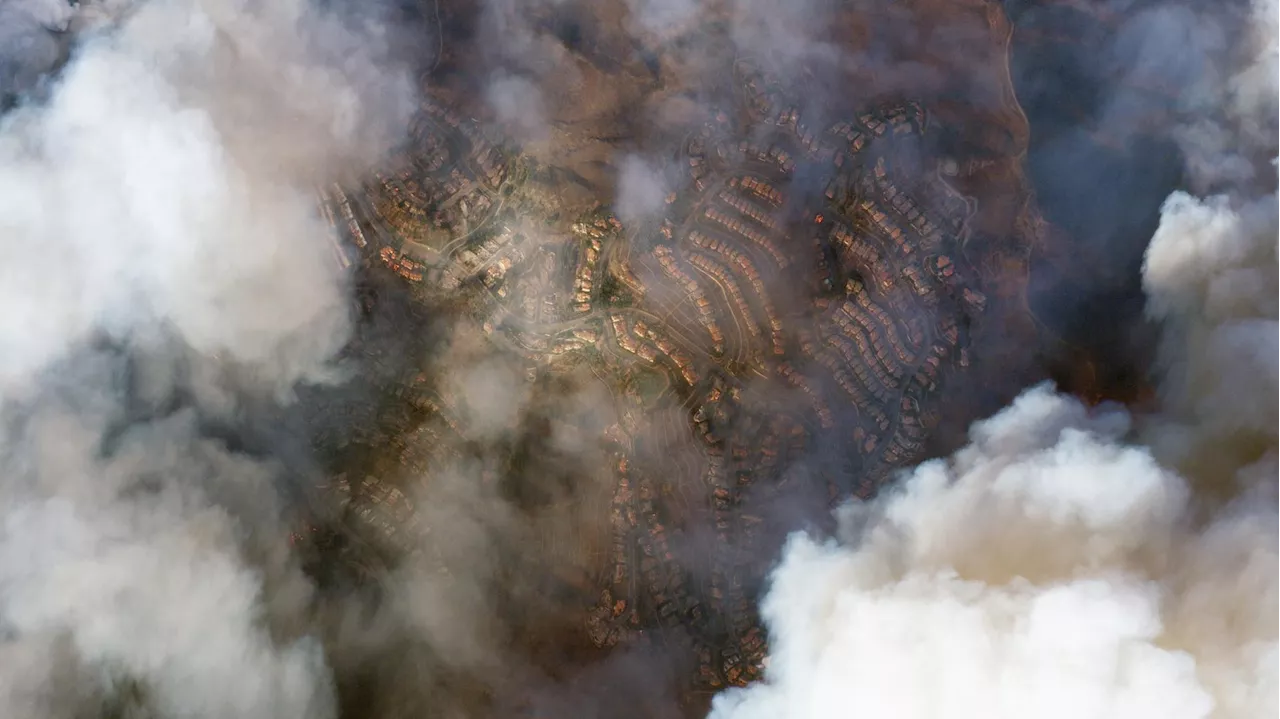 Incendies à Los Angeles : ces cartes illustrent à quel point la ville américaine est cernée par les flammes