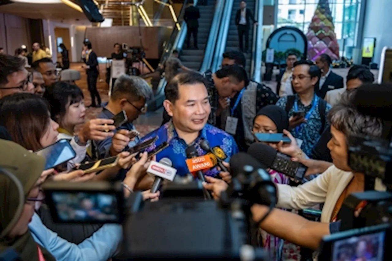 Govt to lease more rolling stock to boost Perlis-JB rail capacity by 50pc by 2030 to support JS-SEZ needs, says Rafizi