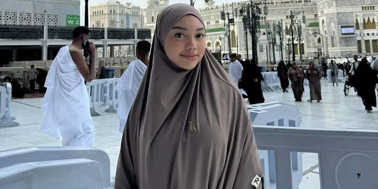 Naura Ayu Tampil Anggun Saat Beribadah Umrah