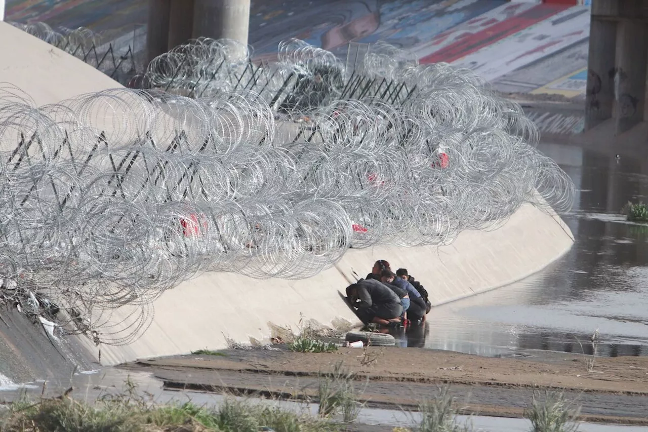 Migrantes varados en Chihuahua acuden a refugios; enfrentan frío extremo y falta de agua potable