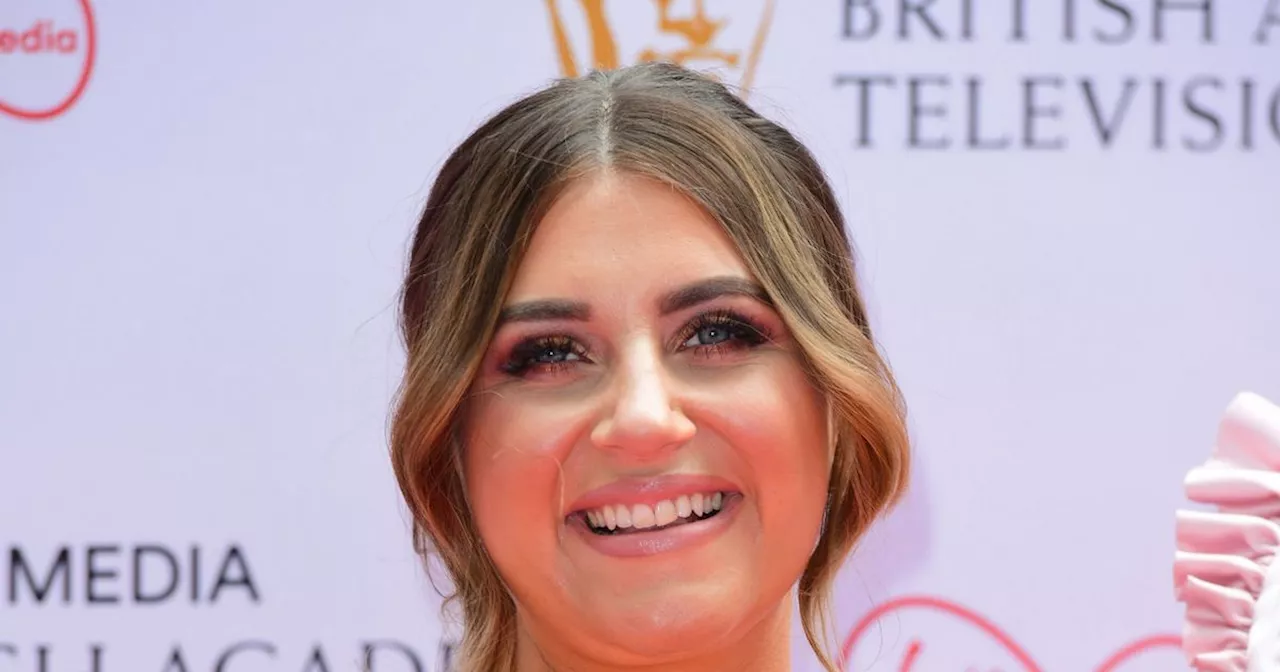 Gogglebox's Izzi says goodbye after Corrie star confirms exit