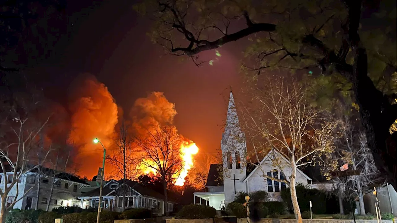 Wildfires Force Thousands to Flee in Southern California