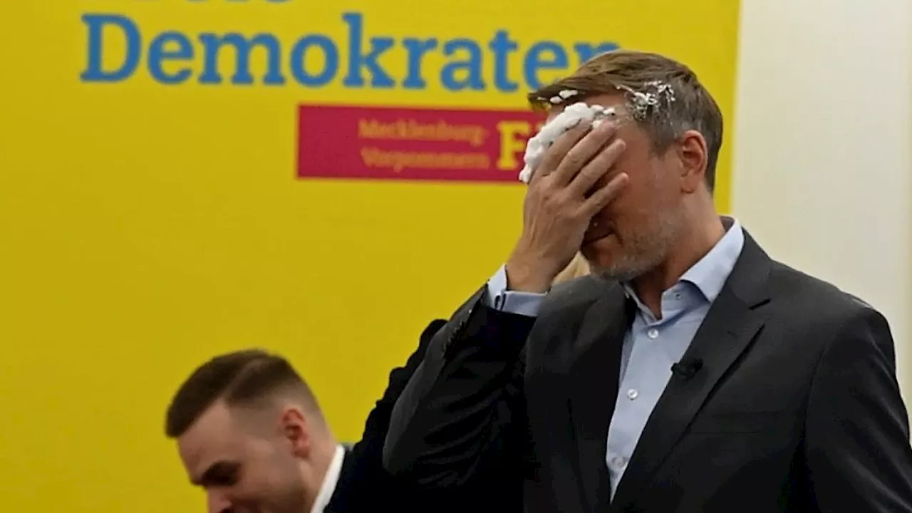 Rasierschaum ins Gesicht: Linken-Politikerin attackiert FDP-Chef Lindner