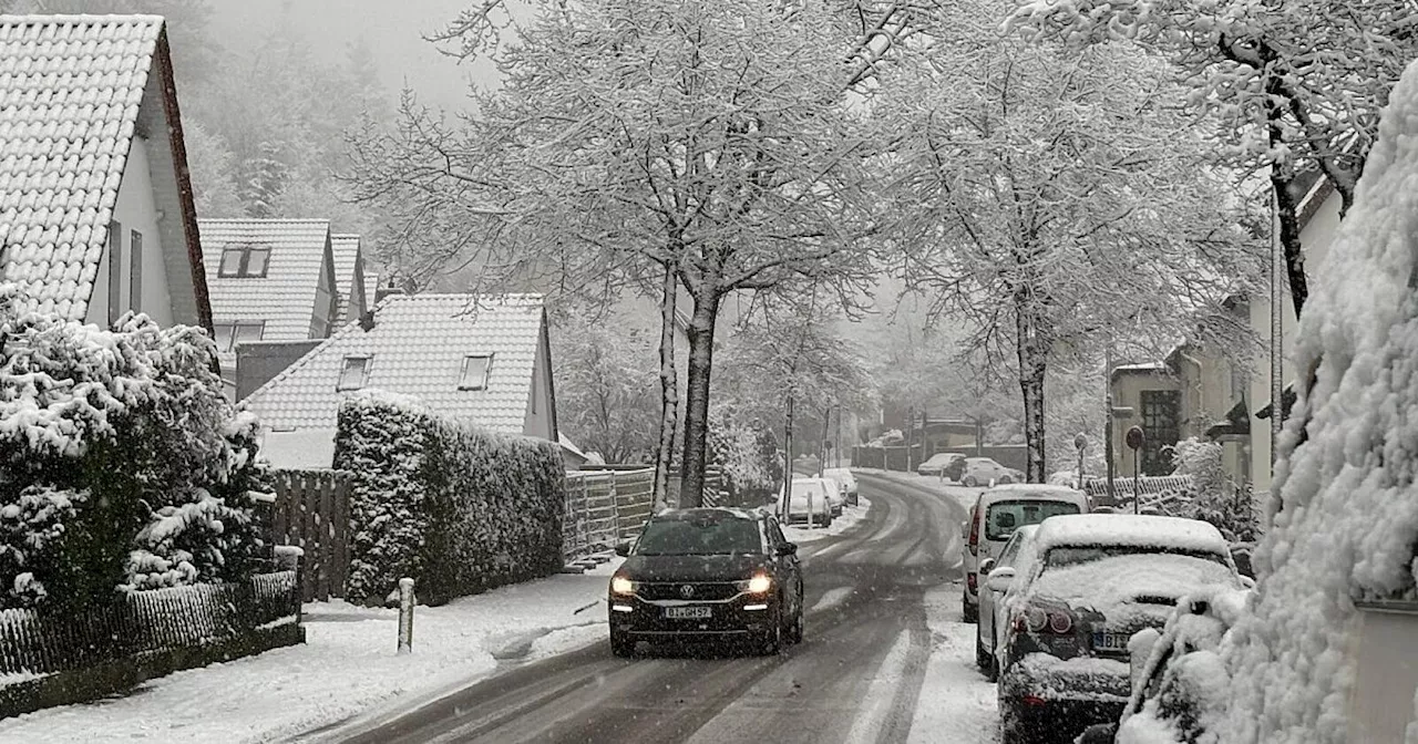 Schneefall sorgt in Ostwestfalen-Lippe für Unfälle und Staus