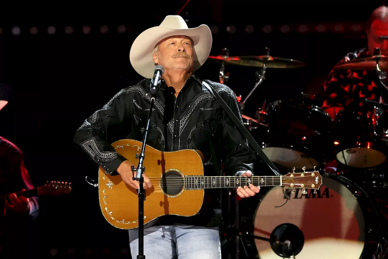 Alan Jackson Resumes Farewell Tour