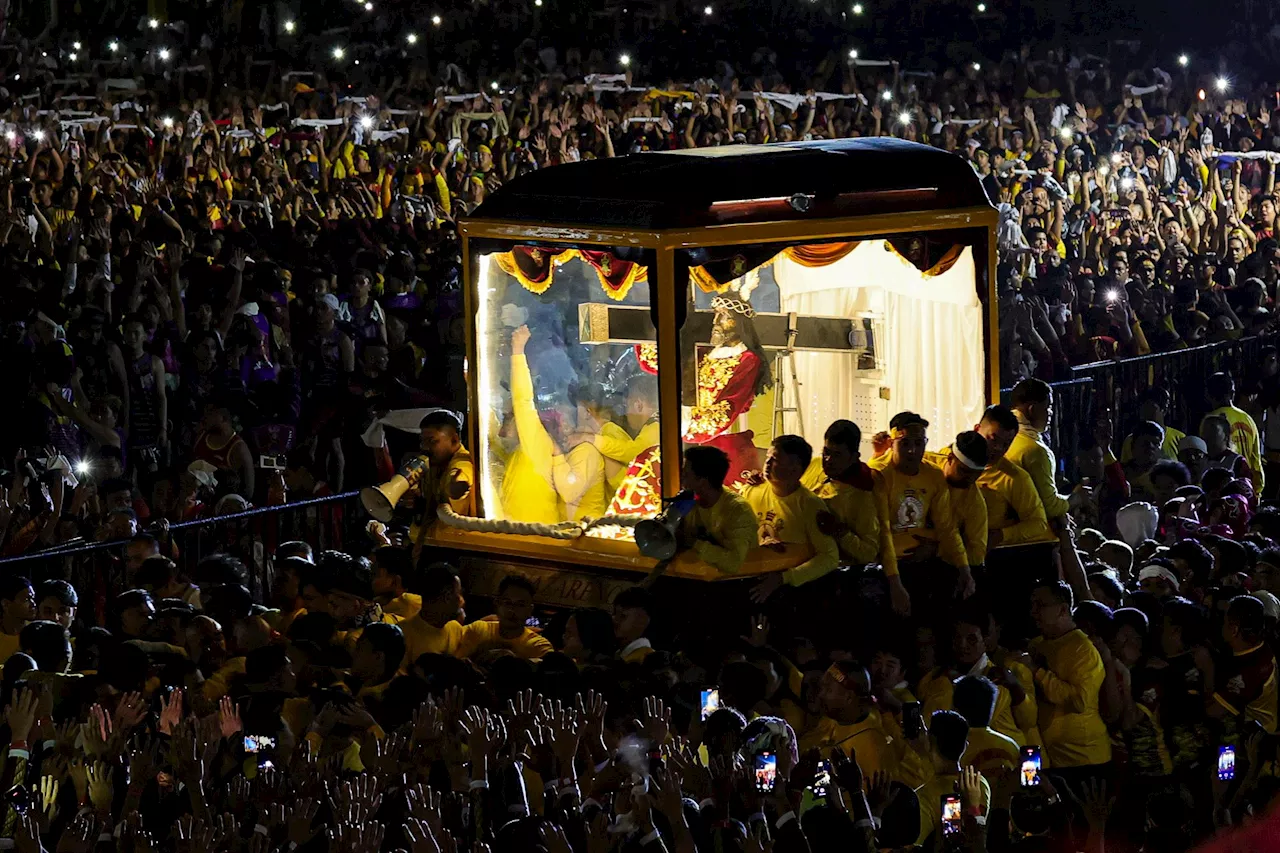 Thousands Honor Jesus Nazareno in Manila's Traslacion