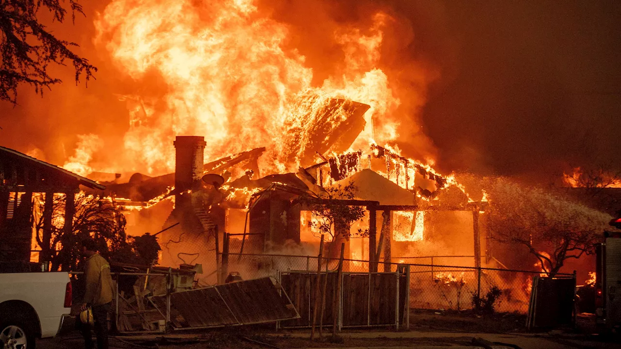 Sube a cinco el número de muertos en uno de los incendios que azotan Los Ángeles