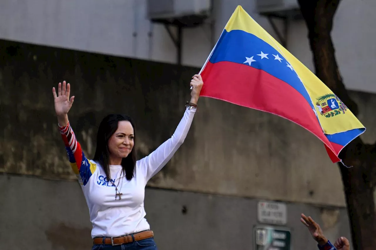 Maria Corina Machado se joint à la manifestation contre l'investiture de Maduro