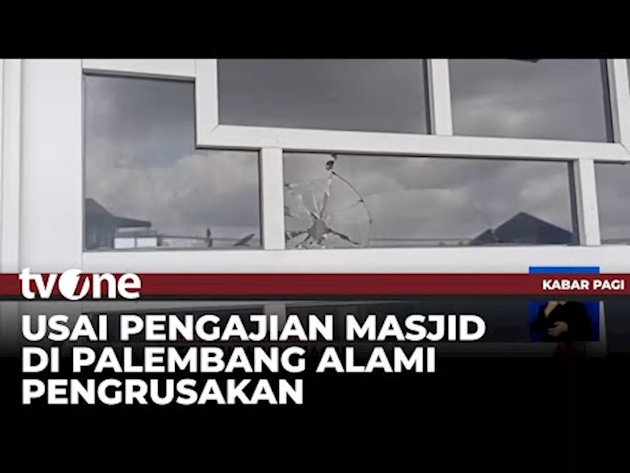 Masjid di Palembang Rusak, Kaca Masjid Seperti Ditembak, Ini Faktanya