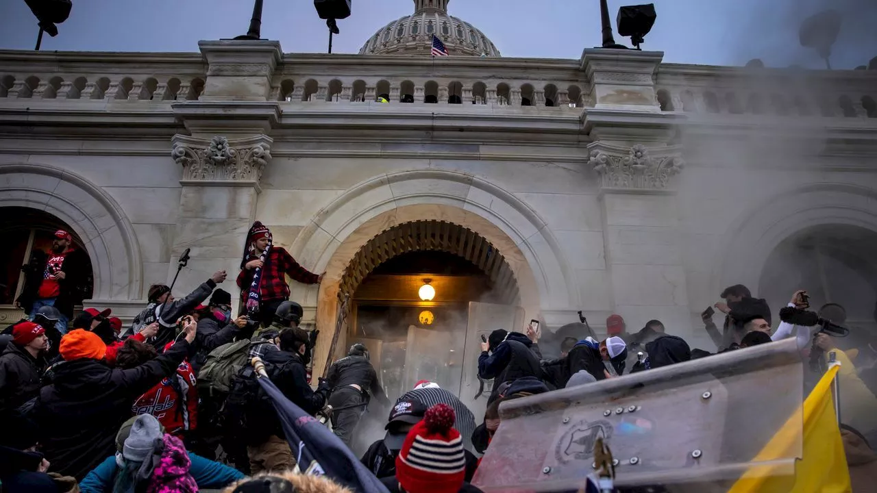 Assaut du Capitole du 6 janvier : Trump veut réécrire l’histoire