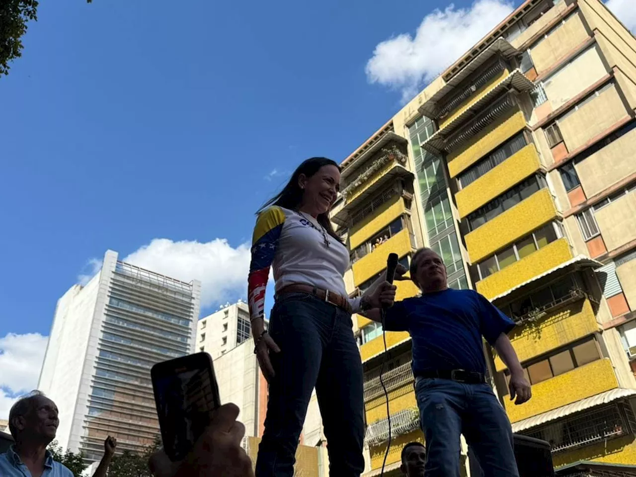 María Corina Machado reapareció en una protesta en Caracas tras 133 días de clandestinidad