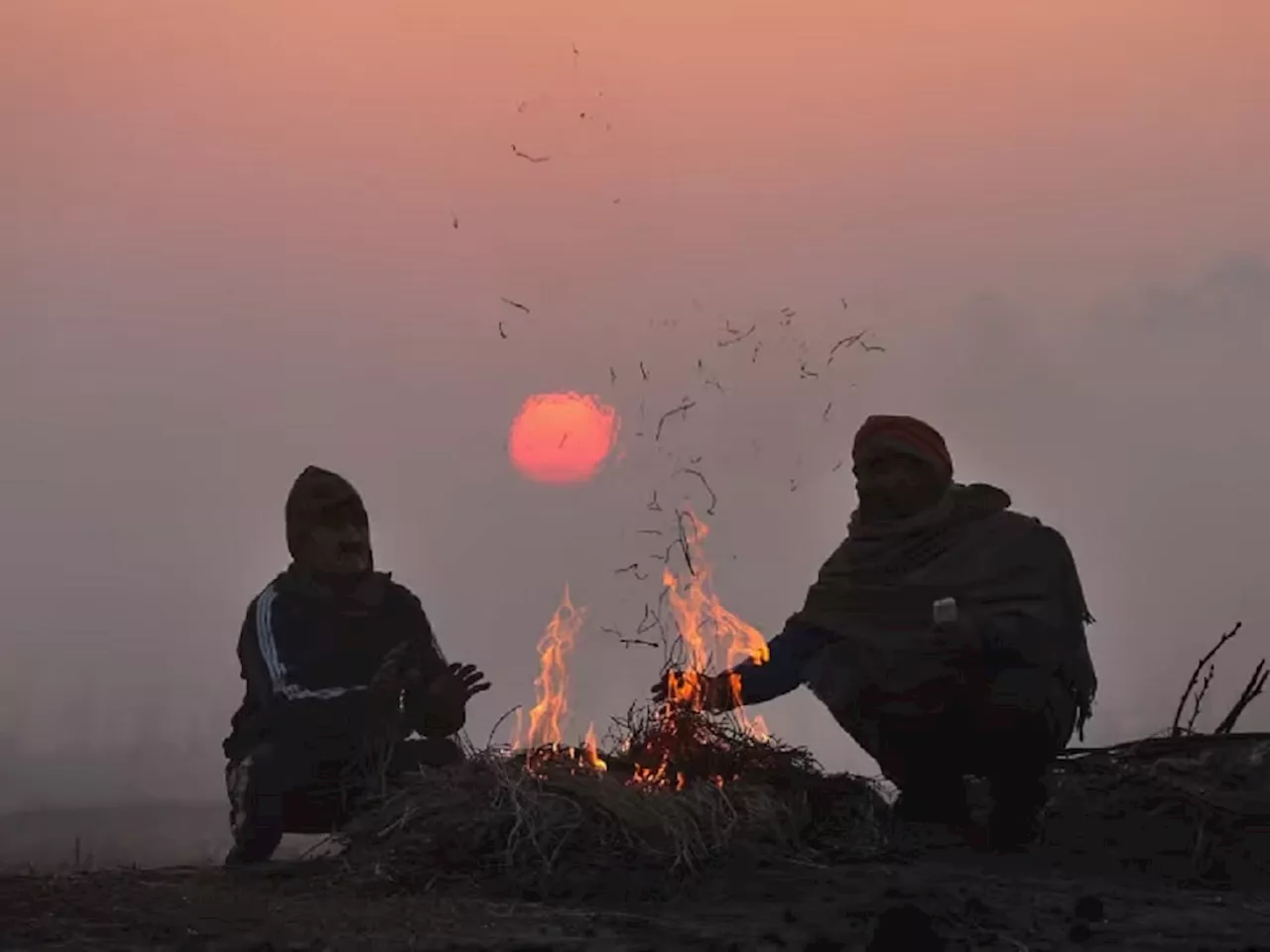 महाराष्ट्रमधील हवामान बदल करून लोकांना चिंता वाढवत आहे