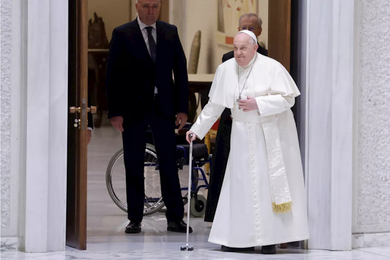 Il Papa, nel mondo tanto male, distinguiamo chi è diverso