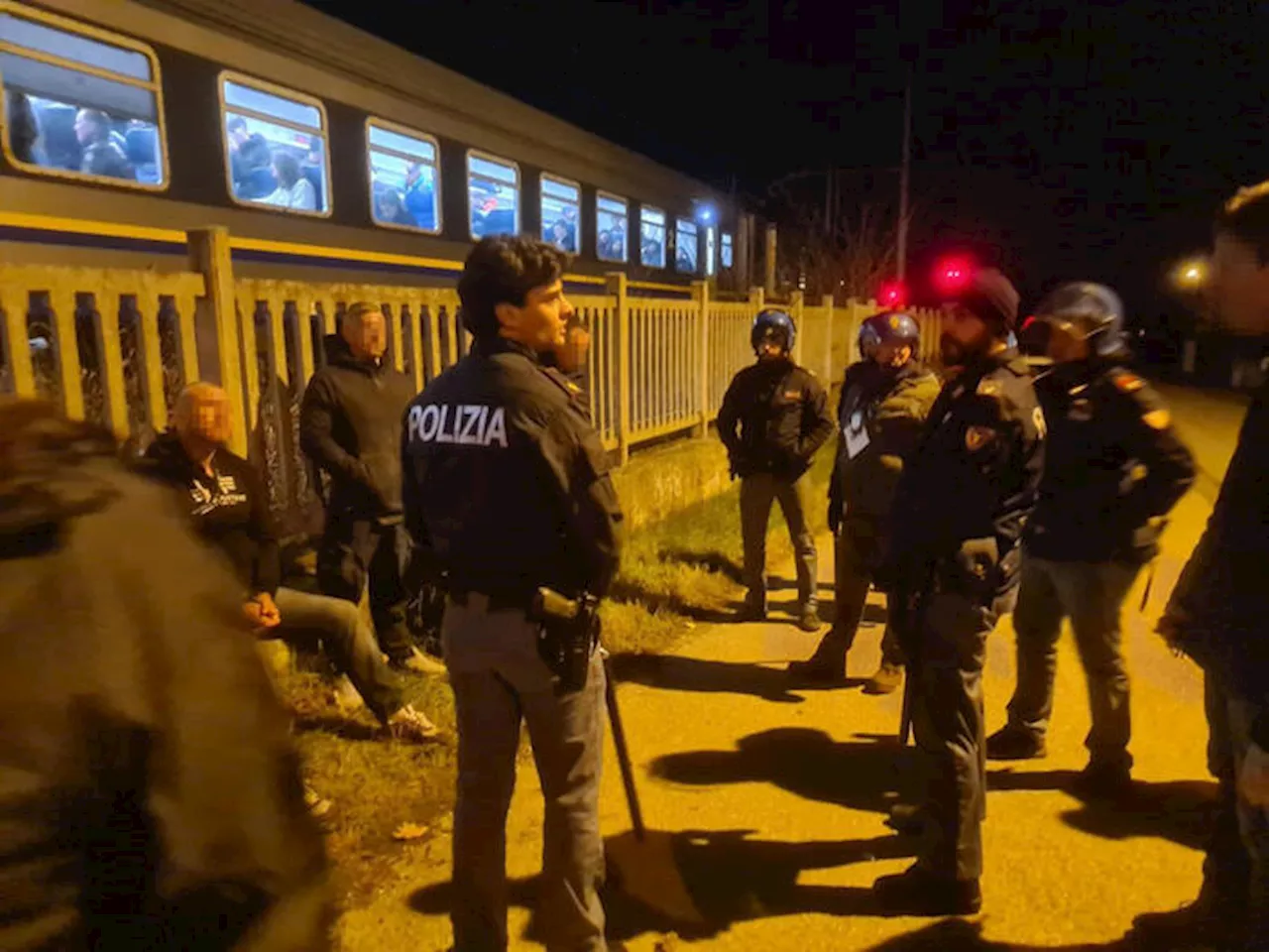 Ultrà Udinese e Salisburgo assaltano treno Venezia