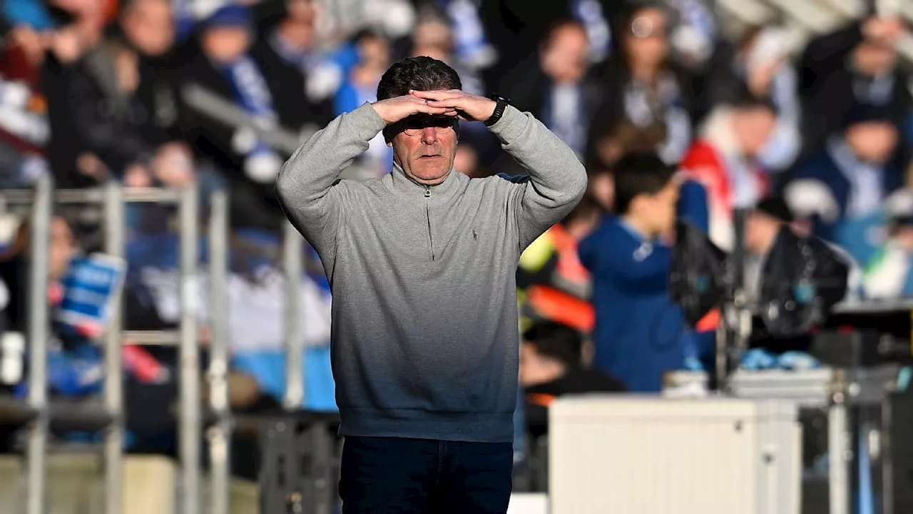 Bochum-Trainer Dieter Hecking verkündet Transfer auf Pressekonferenz