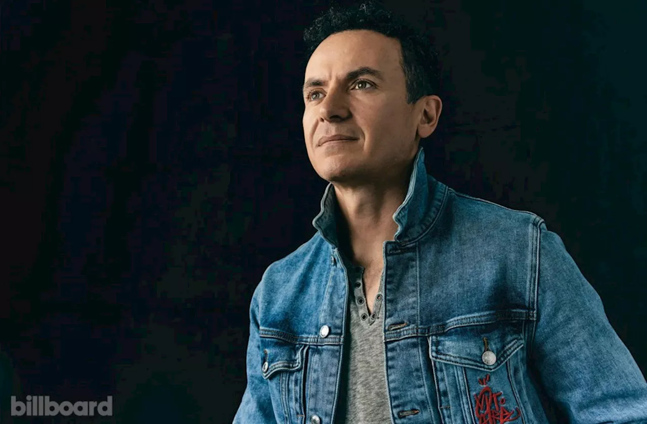 Fonseca Surprises Newlyweds with 'Qué Suerte Tenerte' Performance