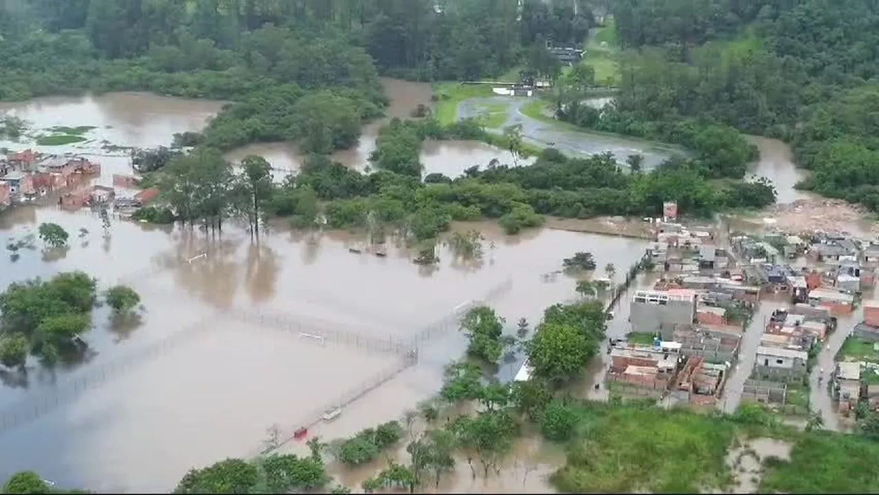 Jardim Pantanal amanhece novamente embaixo d'água na Zona Leste de SP