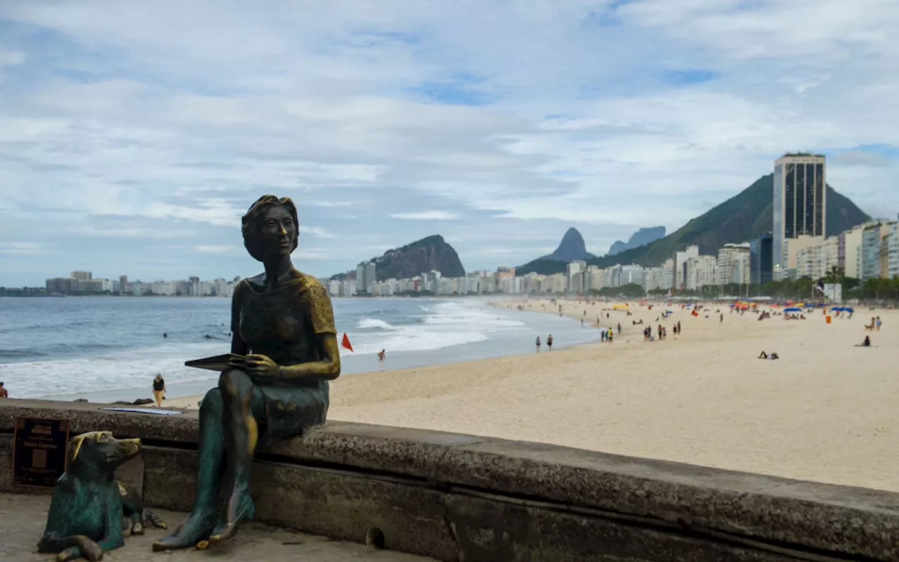 Símbolo do Leme, estátua de Clarice Lispector será restaurada