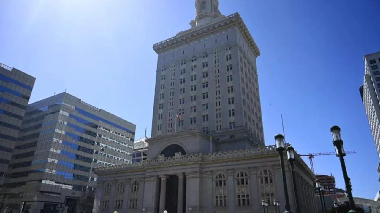 Oakland City to Lay Off Nearly 100 Workers to Address Budget Deficit