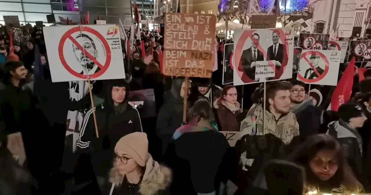 Gegenprotest gegen Burschenbundball in Linz