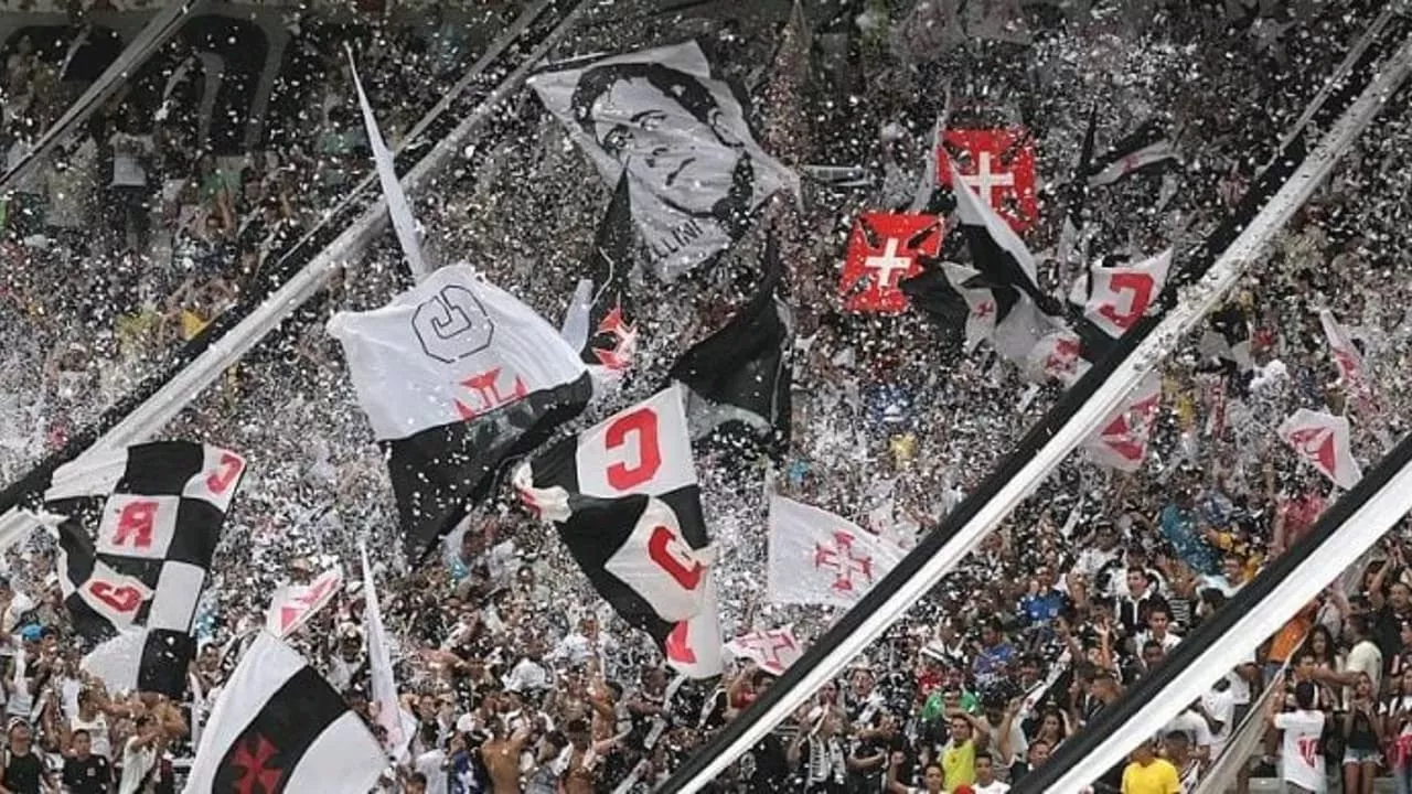 Torcida do Vasco se declara para jogador após empate com o Volta Redonda