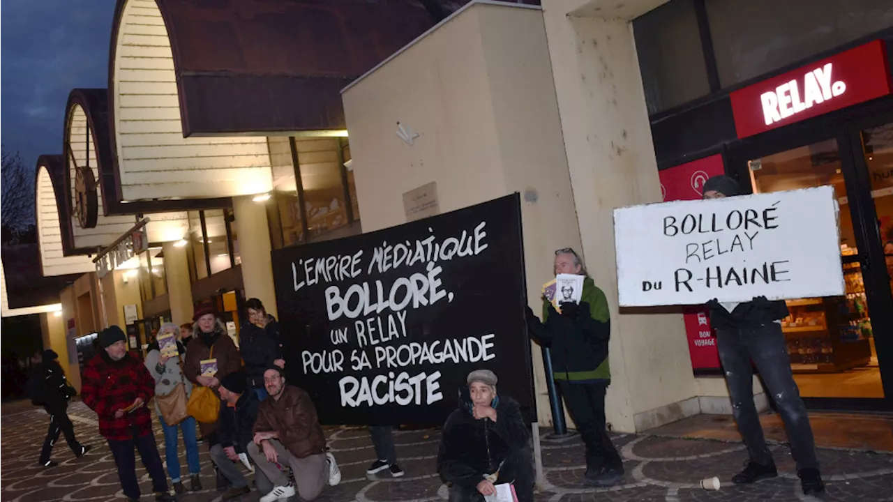 Manifestation contre le Relay de Bolloré à Arles