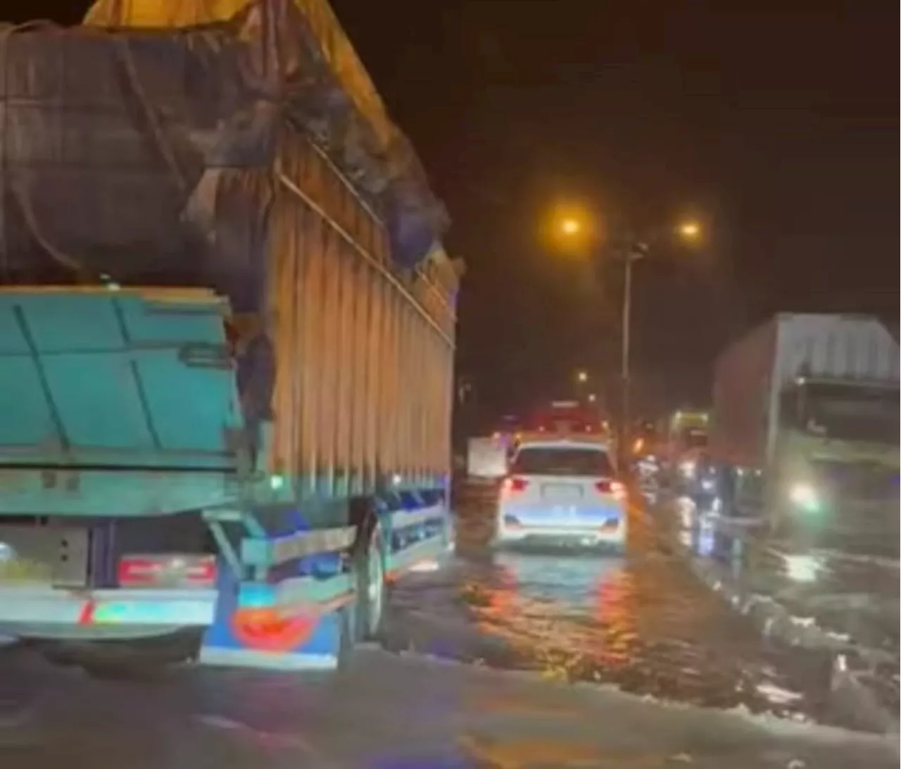 Banjir Rob dan Gelombang Tinggi Masih Melanda Pantura Jawa Tengah