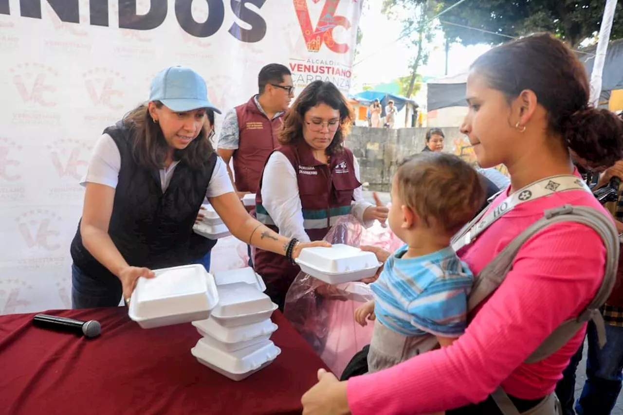 Evelyn Parra brinda apoyo a migrantes en Venustiano Carranza