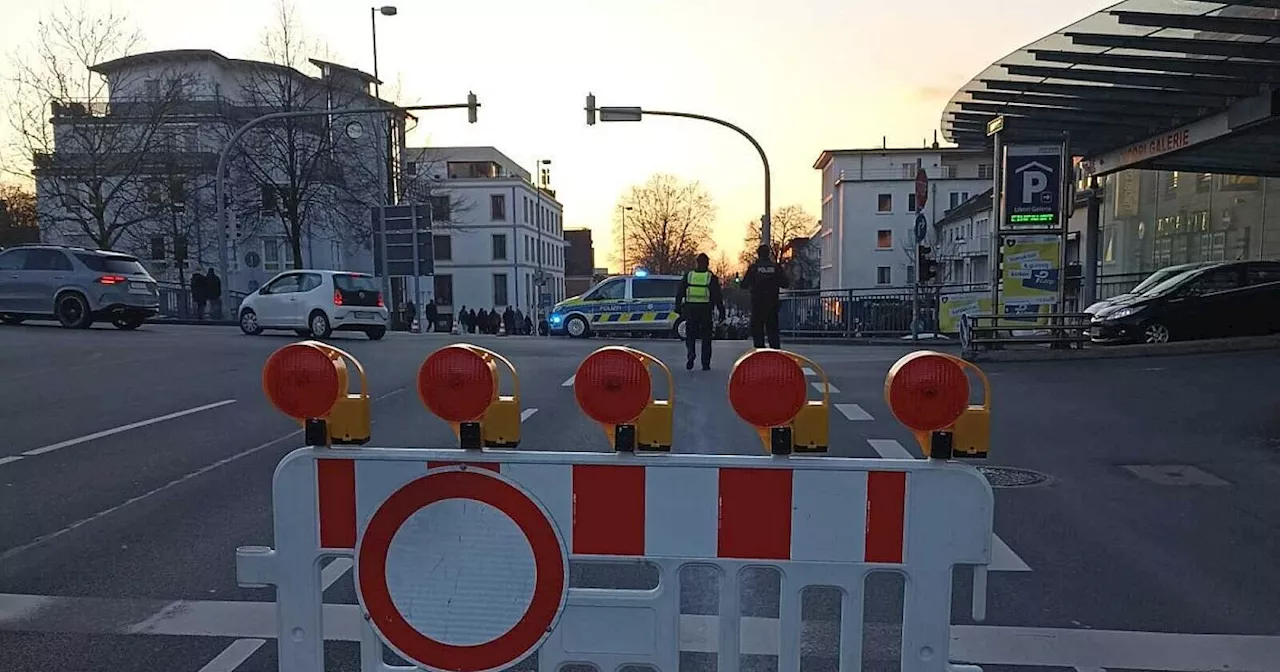 Demo vor CDU-Parteizentrale in Paderborn: Polizei sperrt Straße am Liboriberg