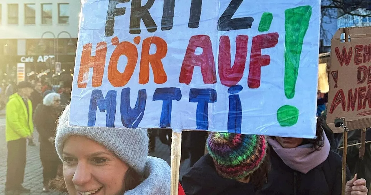 „Fritz, hör auf Mutti“ – Tausende in NRW bei Demos gegen Merz