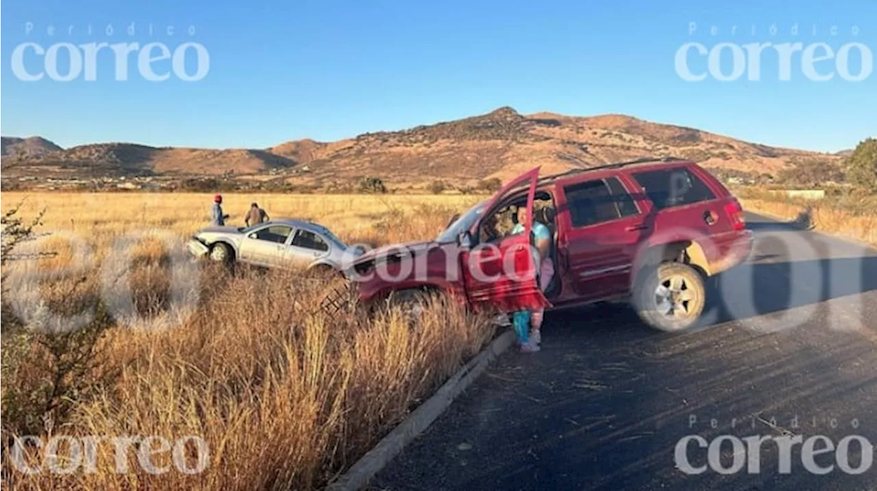 Encontronazo en la carretera a La Trinidad, Guanajuato Capital, deja varios heridos