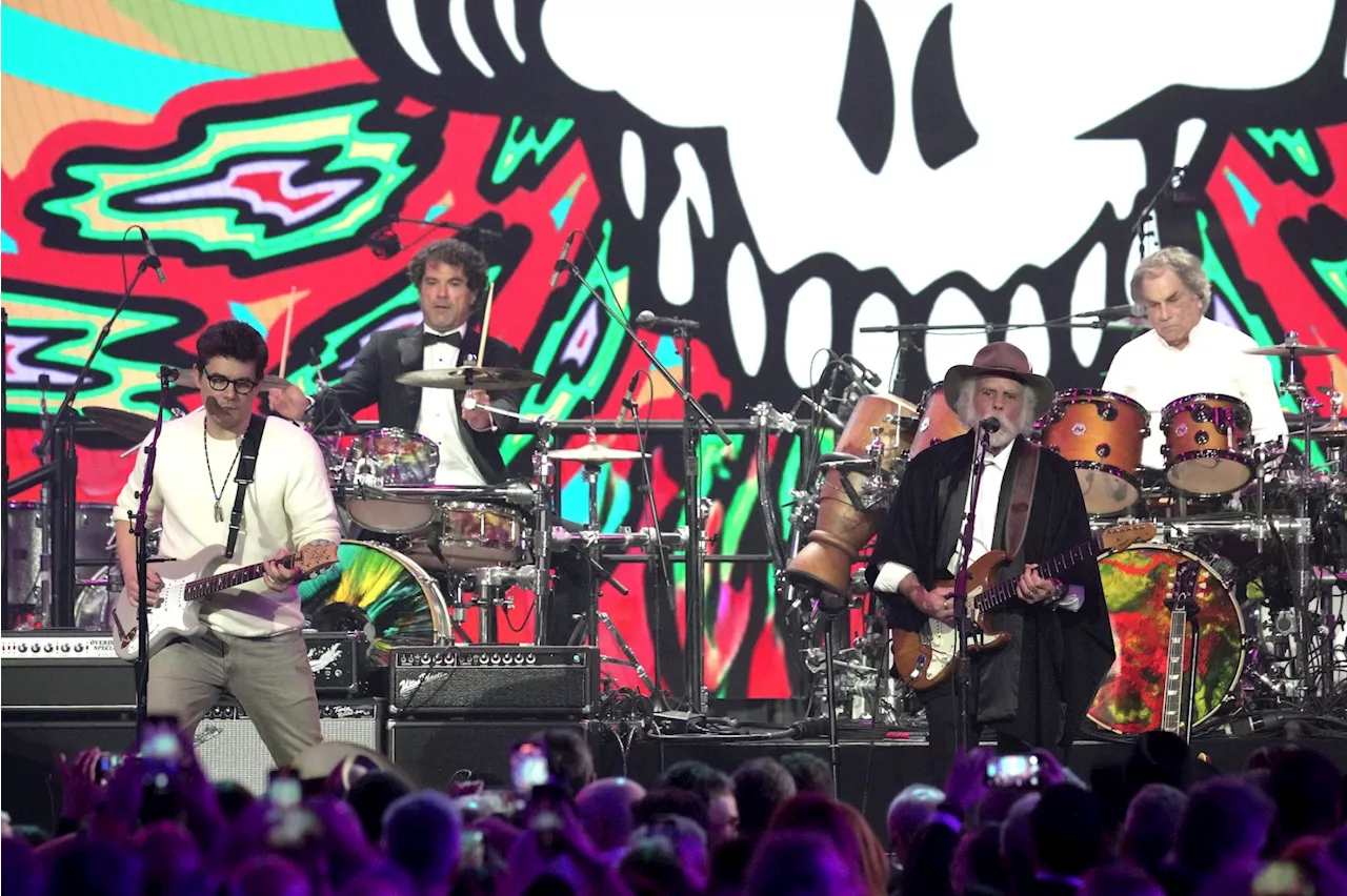 MusiCares’ Grateful Dead Gala Full of Good Vibes, Hope for ‘Stronger, Shinier’ Los Angeles