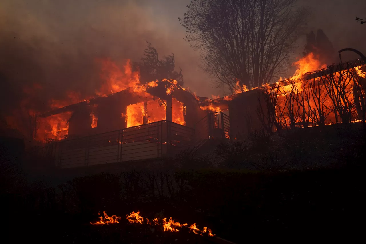 Feux de Los Angeles: Les incendies déclarés totalement circonscrits