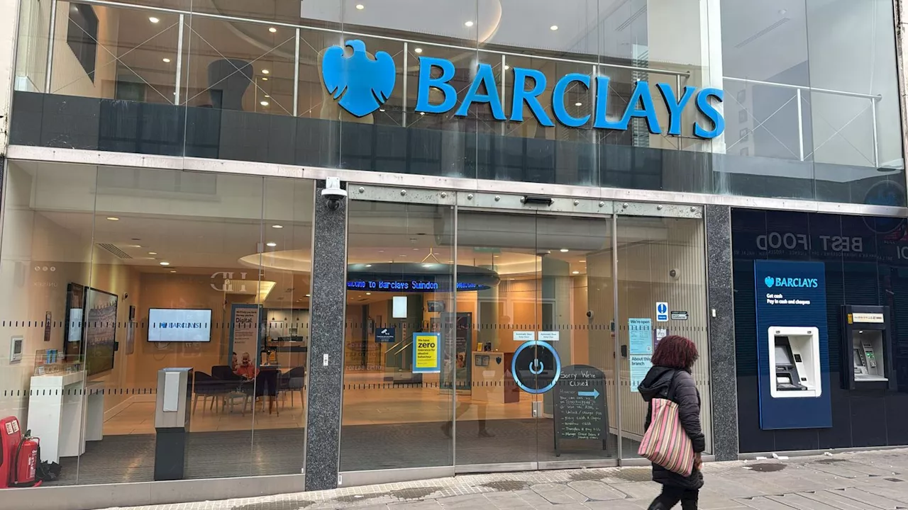 Barclays IT Glitch Leaves Customers Stranded on Payday