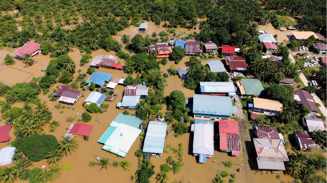 Floods: Situation in Sarawak worsens, slightly more evacuees in Sabah